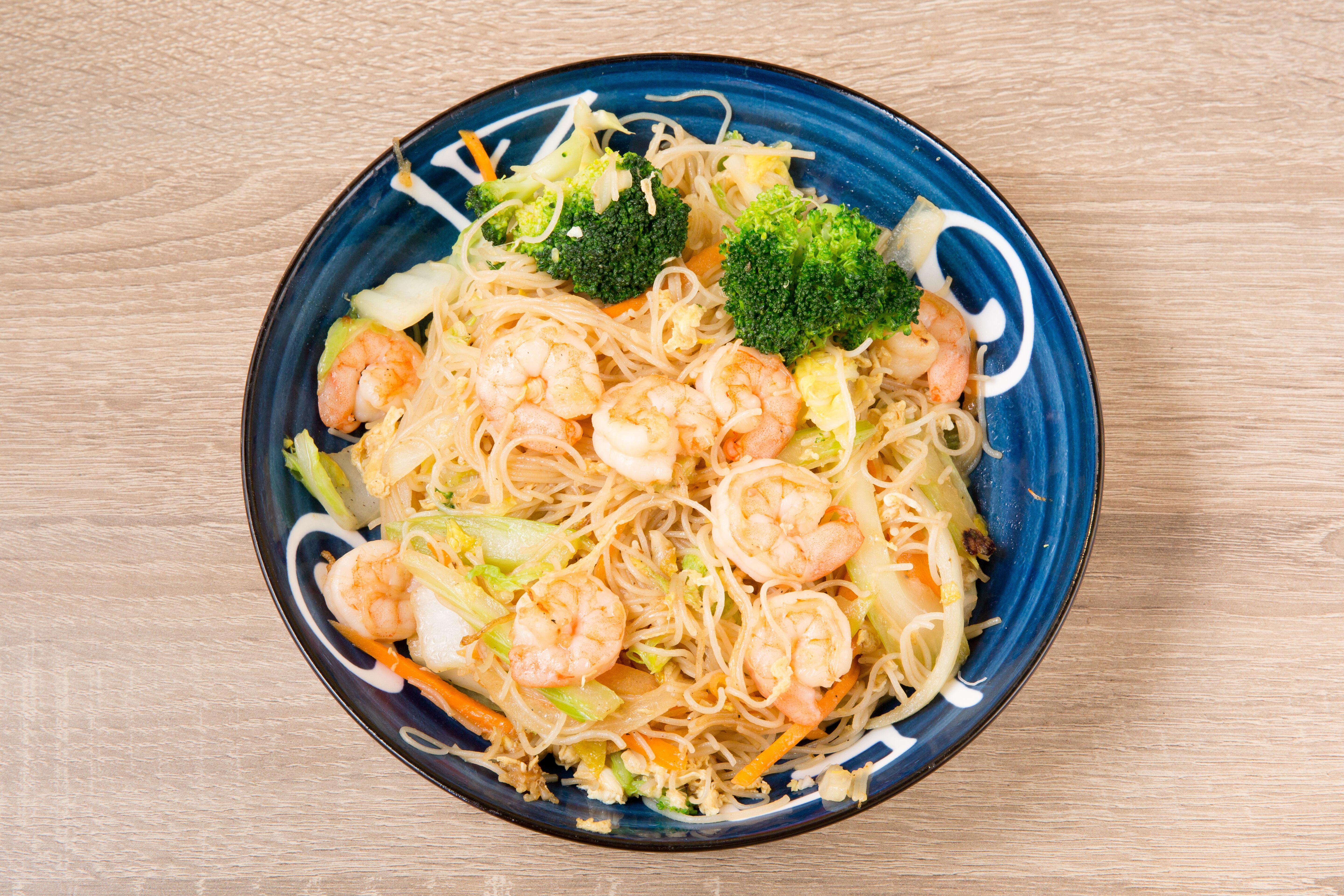 Shrimp Pan Fried Rice Noodle 虾炒米粉.