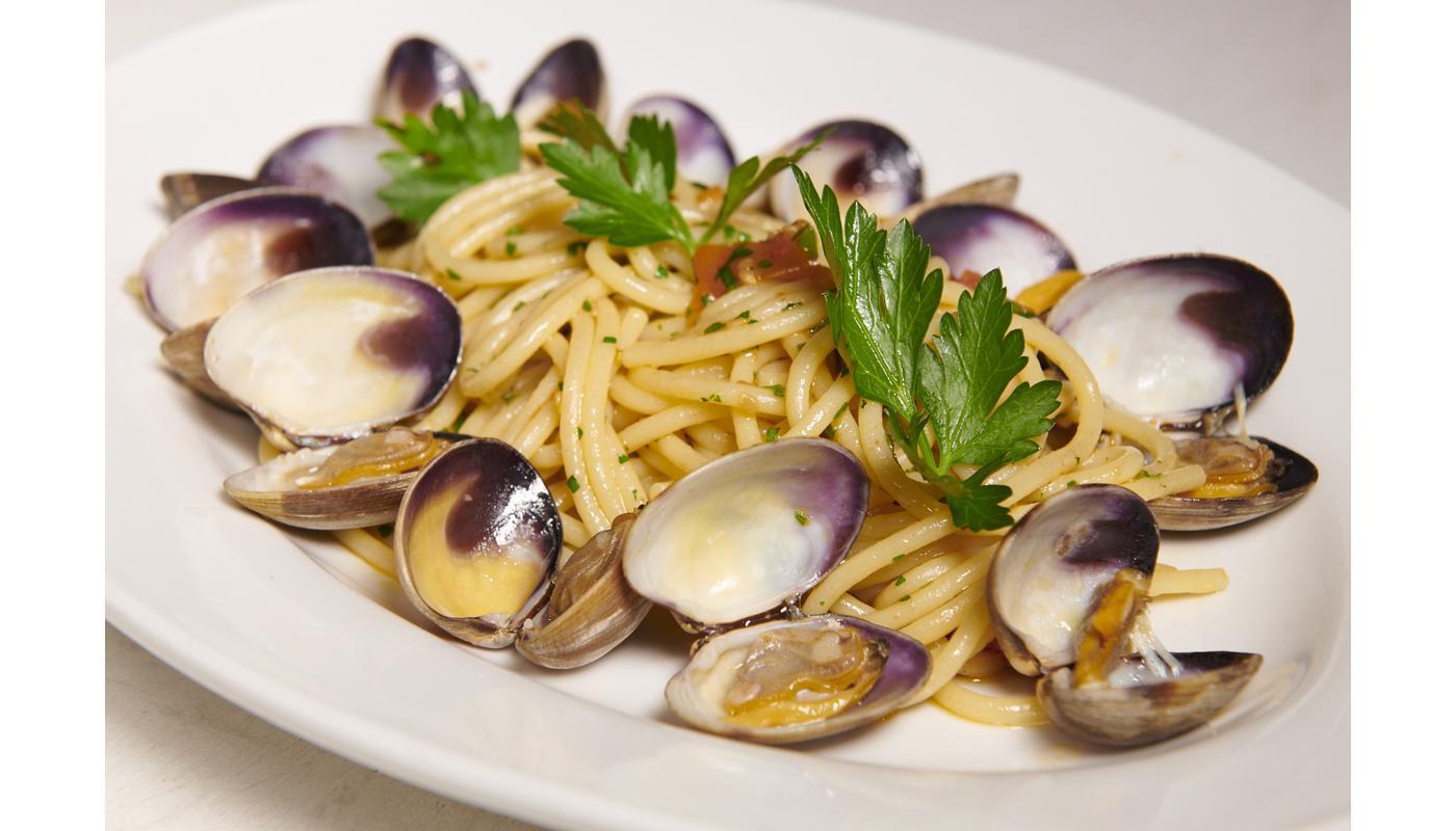 LINGUINE ALLE VONGOLE.