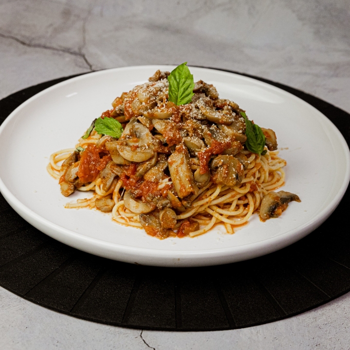 Spaghetti w/Mushroom Pasta.