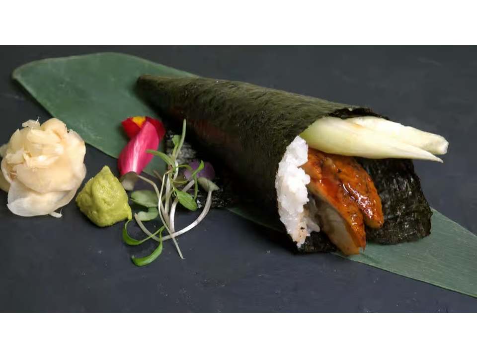 Eel, Avocado & Tobiko Hr.