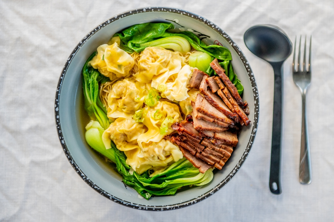 Hong Kong Roast Pork Wonton Noodle Soup 叉烧云吞面.