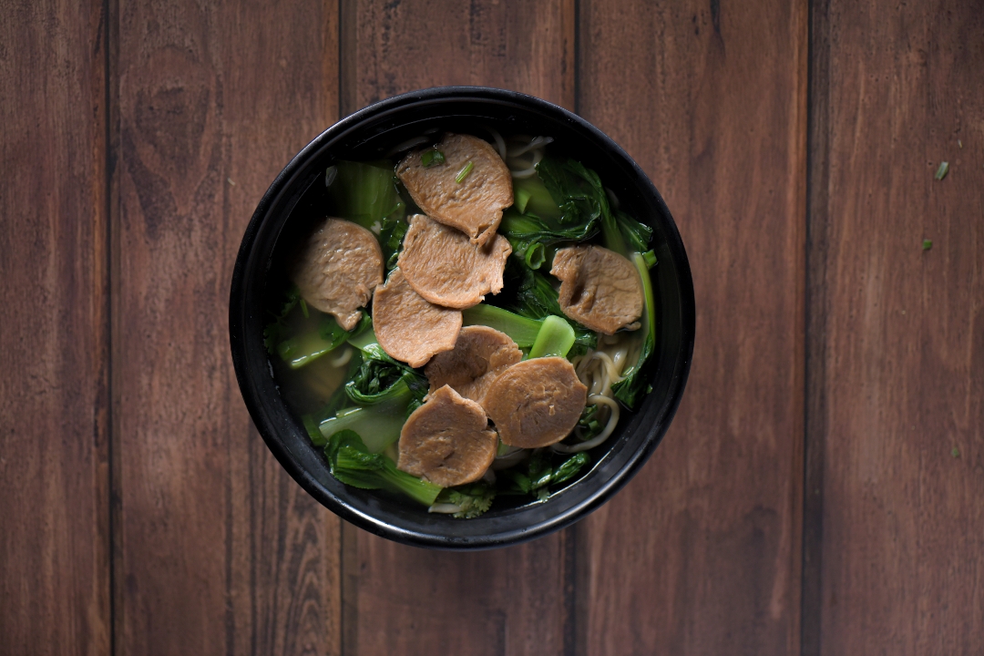C-4 Vegetarian Noodle Soup (素蔬菜汤面).