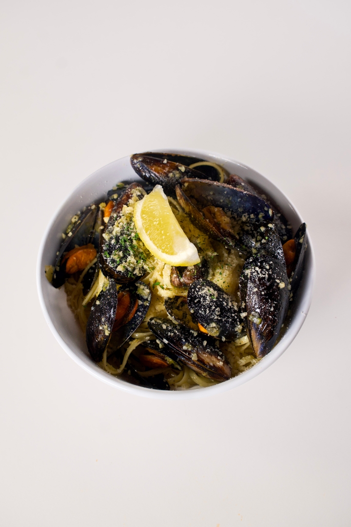 Black Mussels Noodle (White Wine).