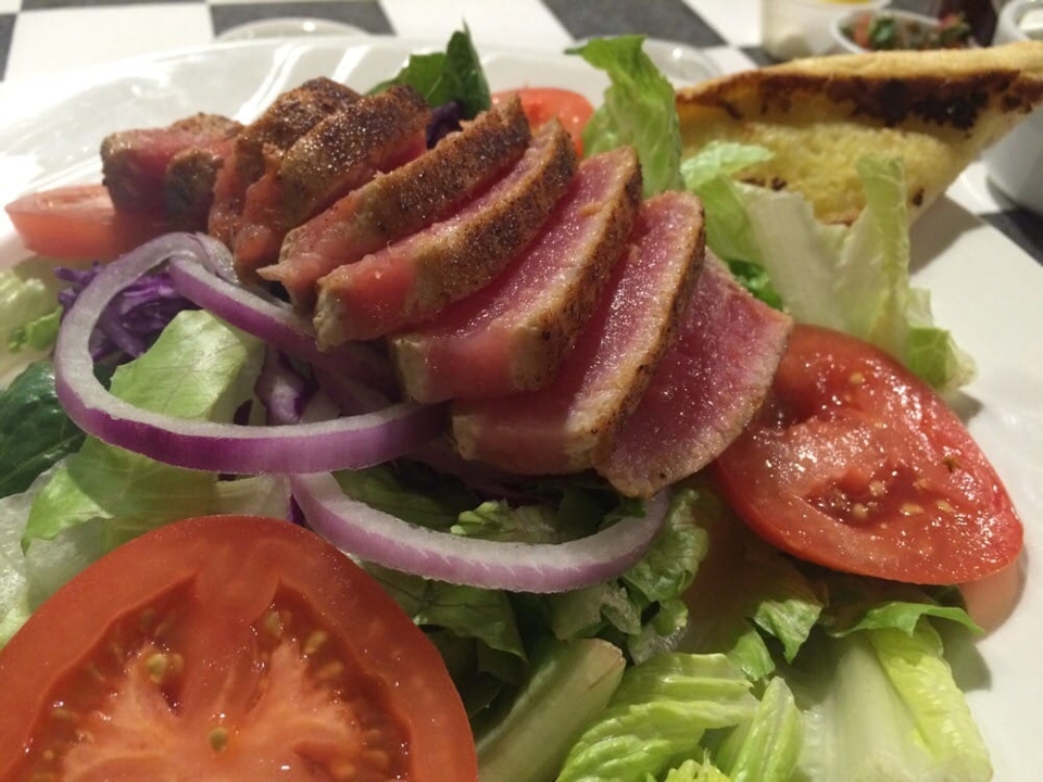 AHI TUNA PLATE.