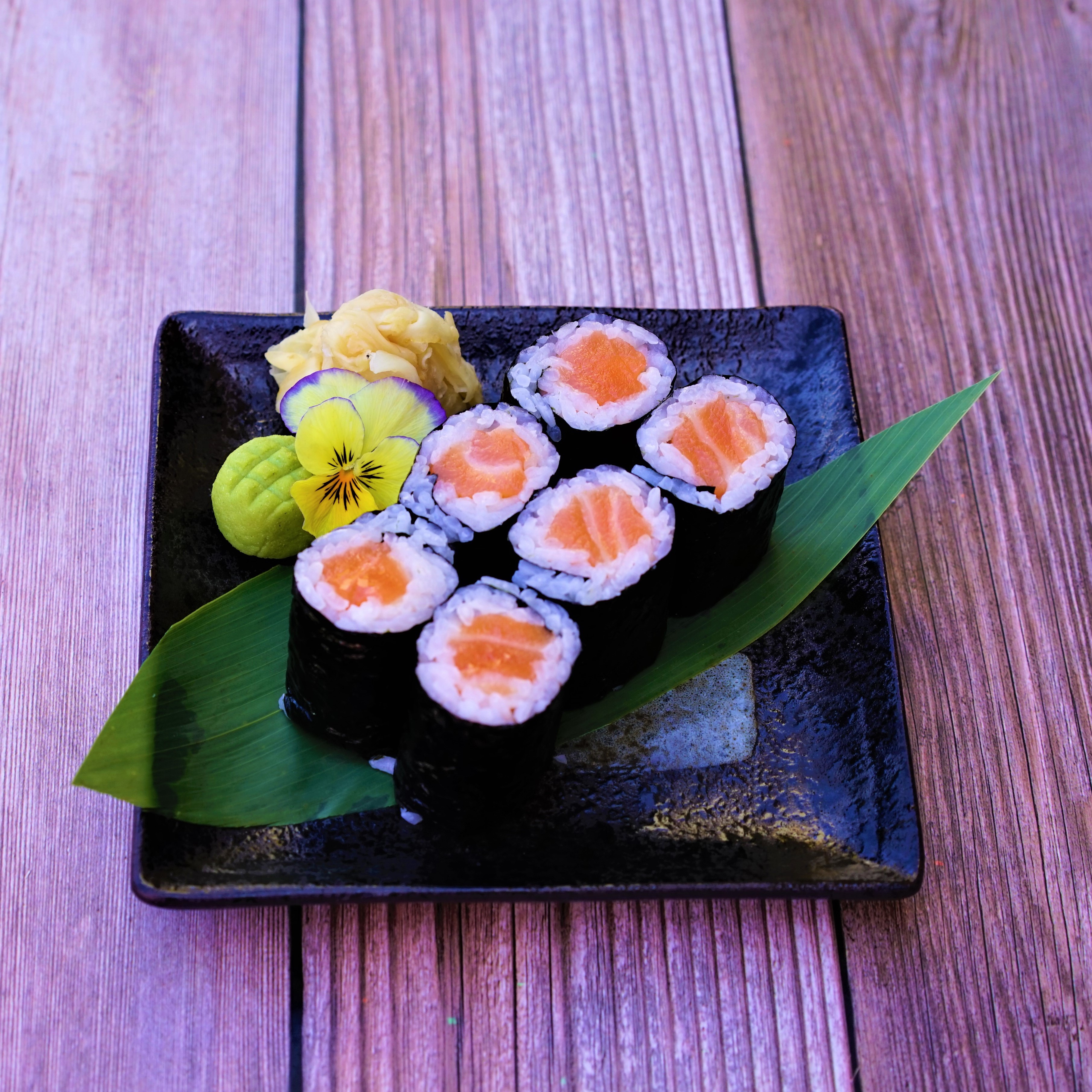 Salmon Roll.