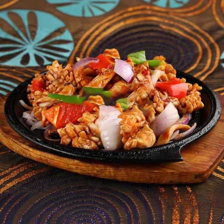 HT6. 鐵板蝦醬鮮尤帶子/Sizzling Squids and Scallops.