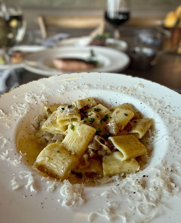 Mezzi Rigatoni Carbonara.