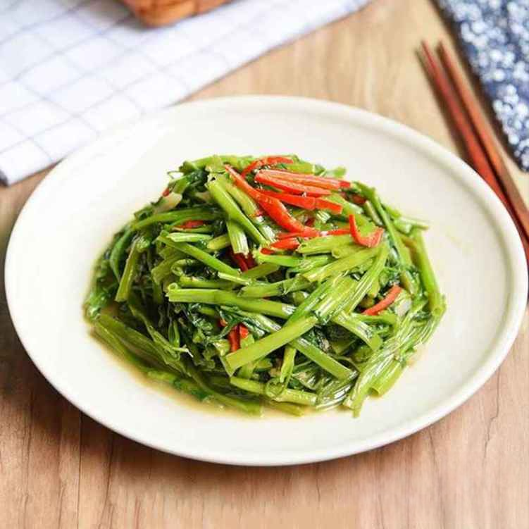 VG7. 椒絲腐乳通菜/Sauteed Water Spinach w. Chilli Pepper.