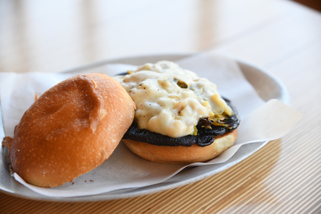 Thai Dye Burger.