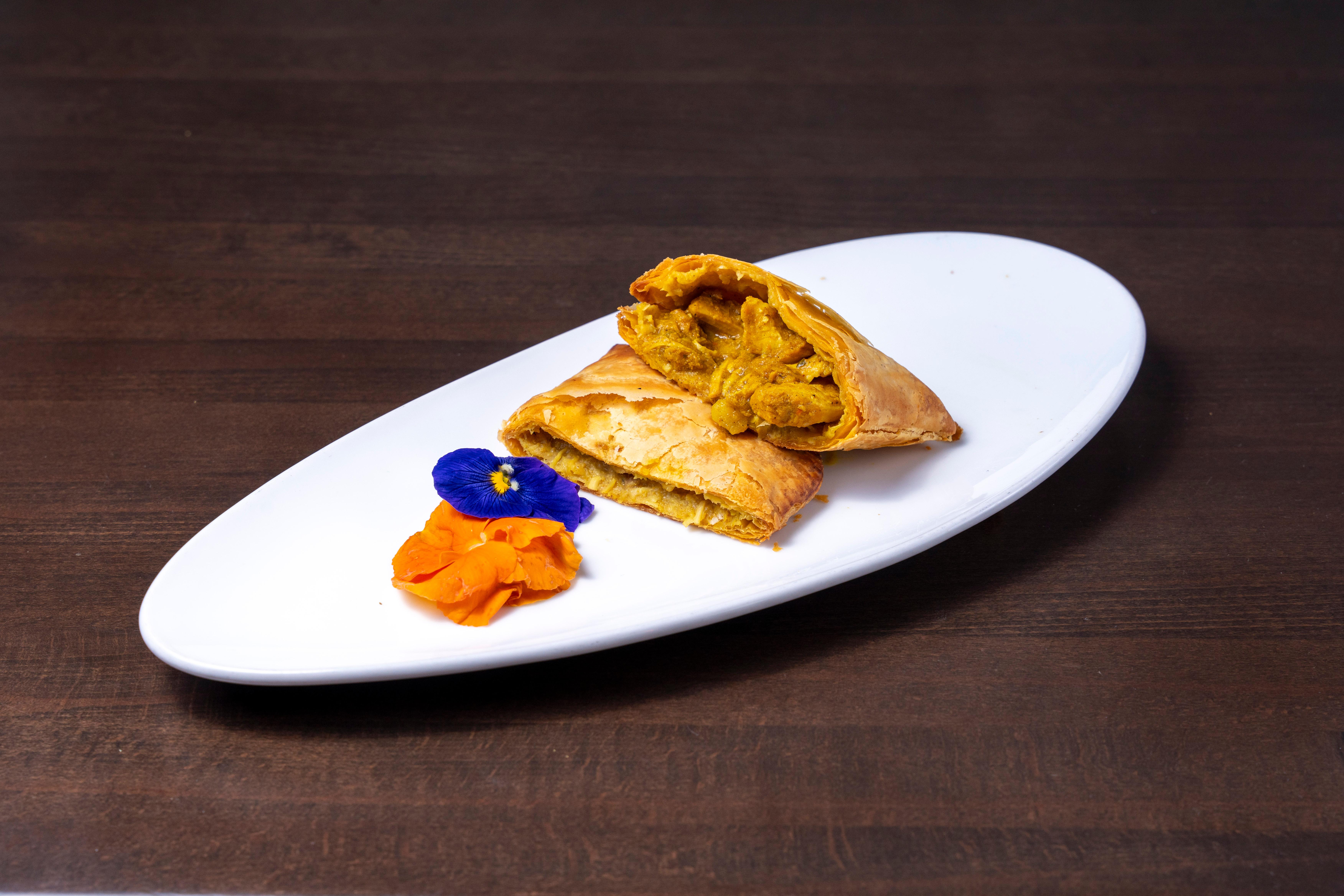 CURRY CHICKEN PATTY.