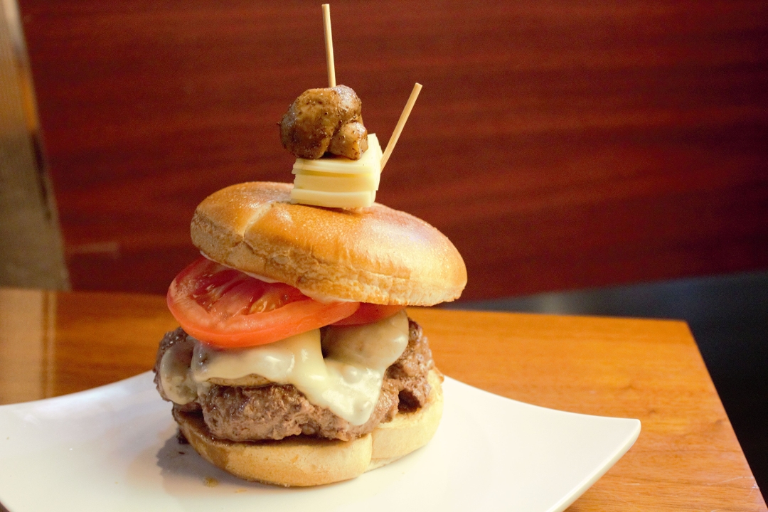 MUSHROOM SWISS BURGER.