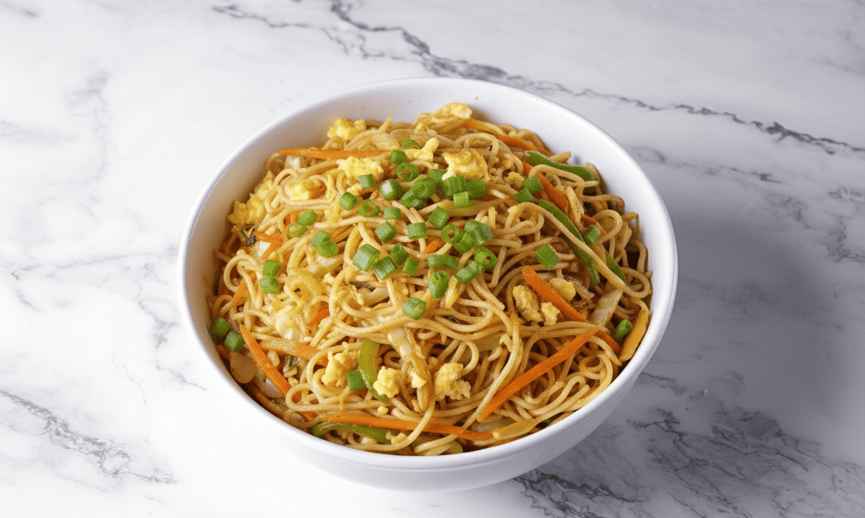 EGG HAKKA NOODLES.