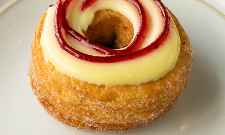 RASPBERRY CRONUT.