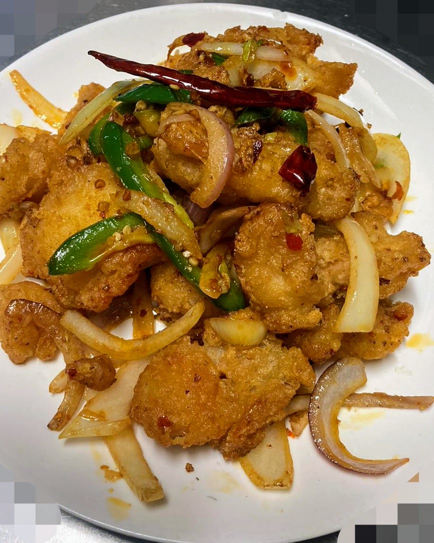 C9 香酥鱼片/Crispy Golden Fish.
