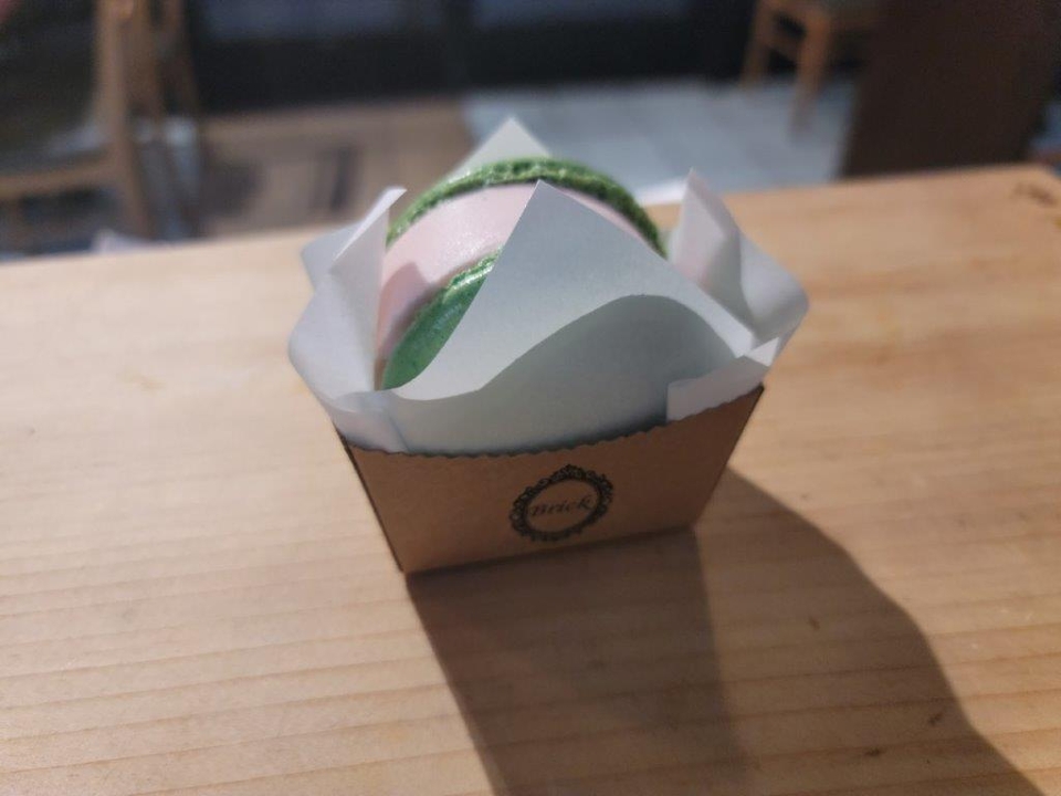 RT6-STRAWBERRY MACAROON.