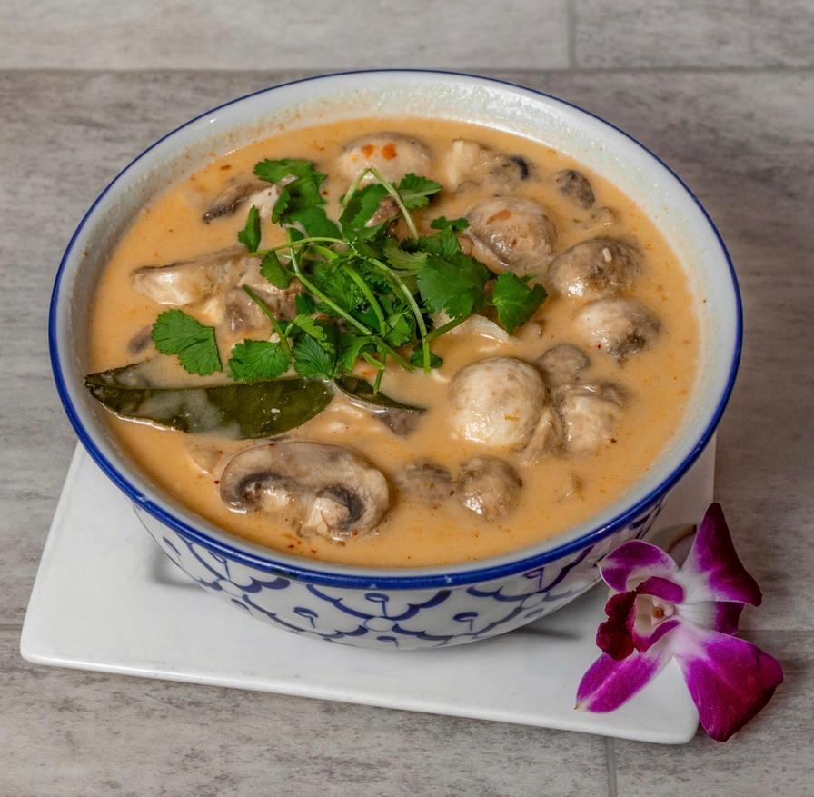 Large Tom Kha Soup (Coconut Milk Soup).