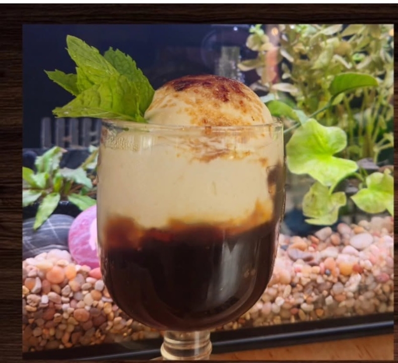 Glass of Sai Sen Mist.