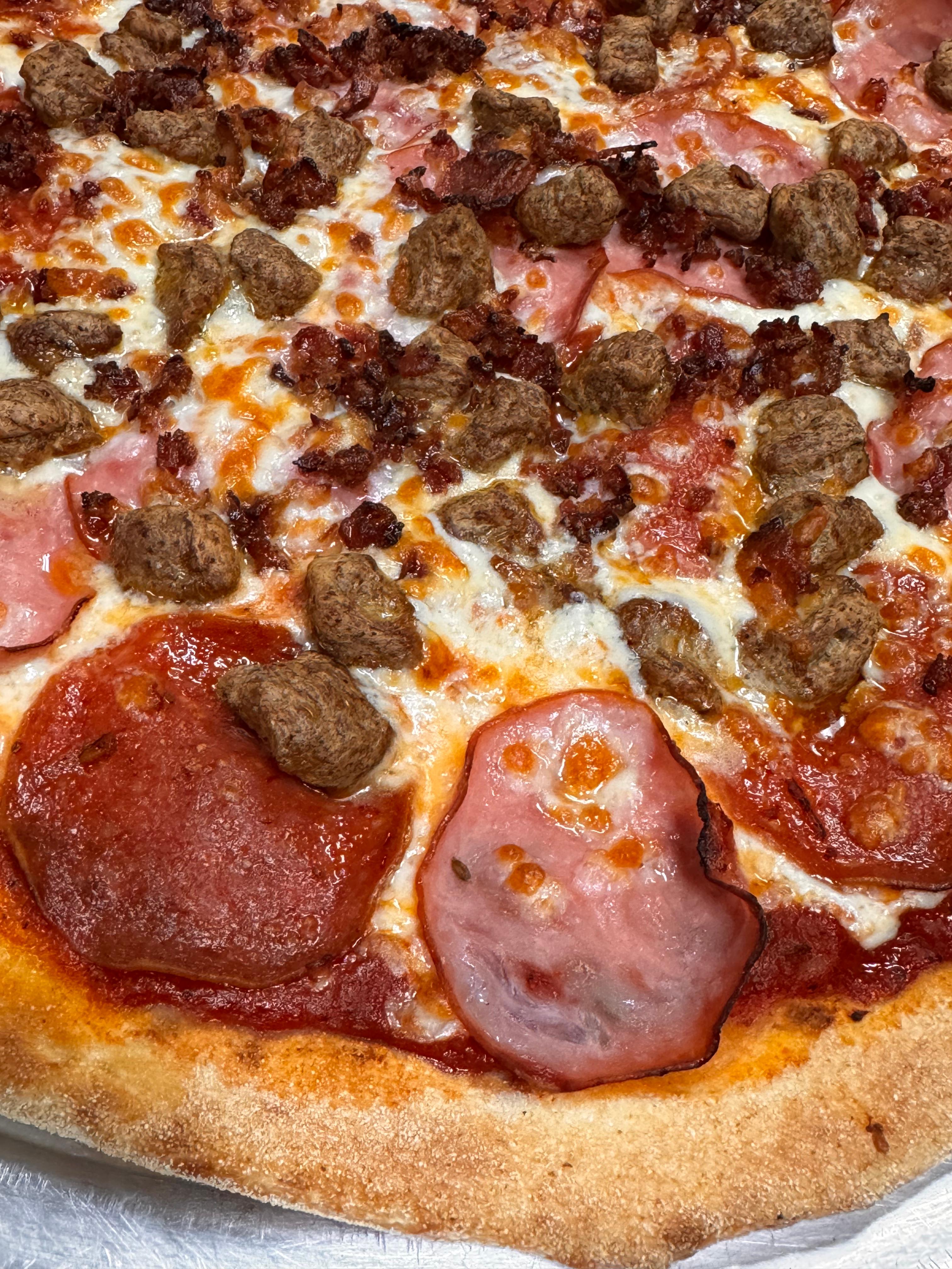 MEAT PARADE PIZZA.