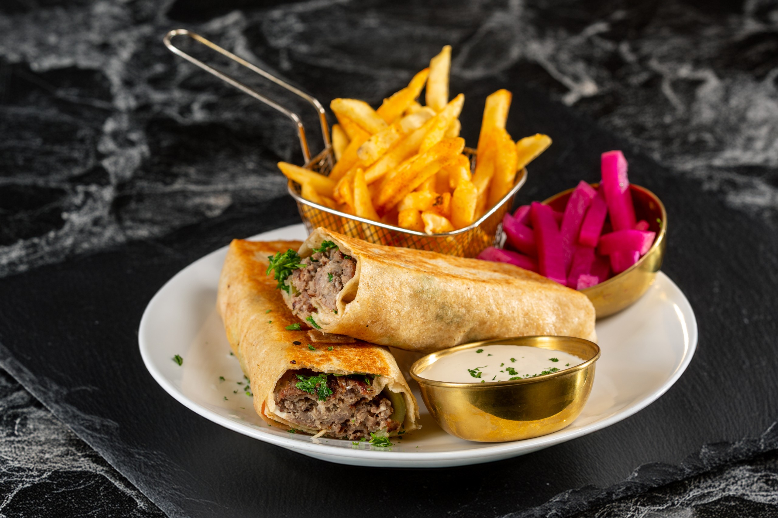 Kebab Sandwich / ساندويتش كباب.
