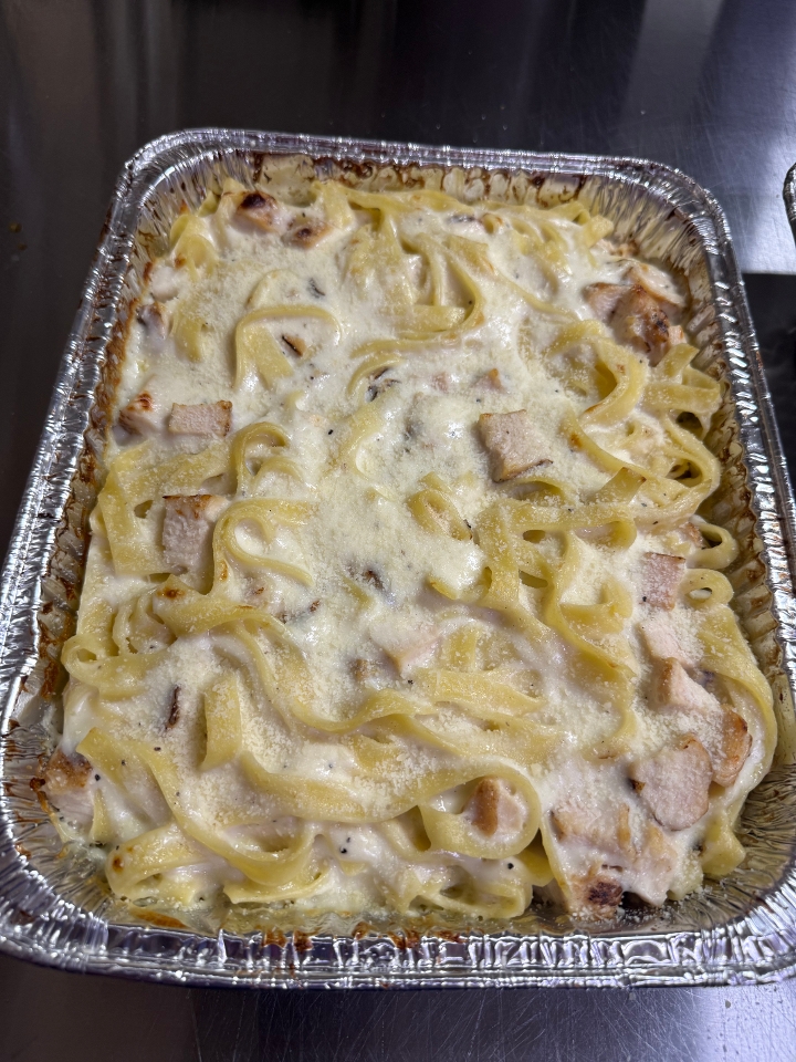 Half Tray Fettucini Chicken Alfredo.
