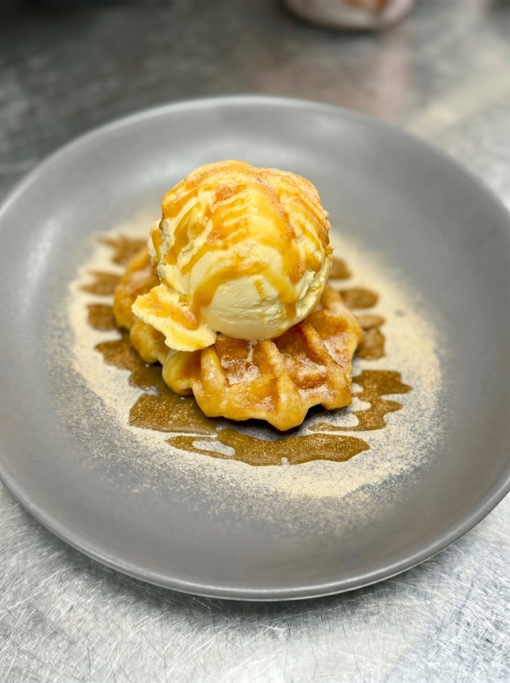 Waffle & Ice Cream.