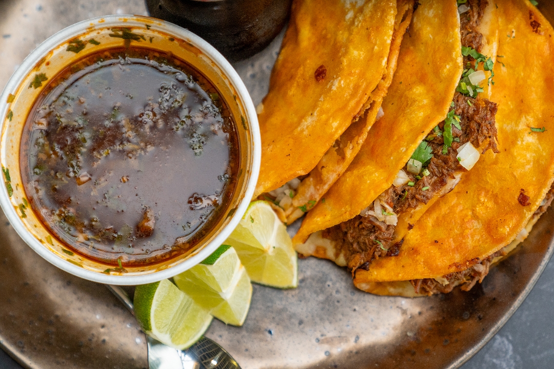 Single Quesabirria w/ consome.