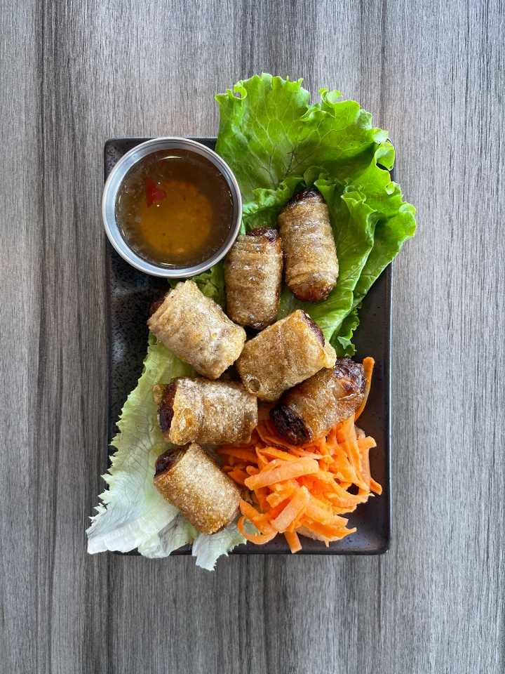 Chả Giò Đế (Imperial Chicken Egg Rolls).