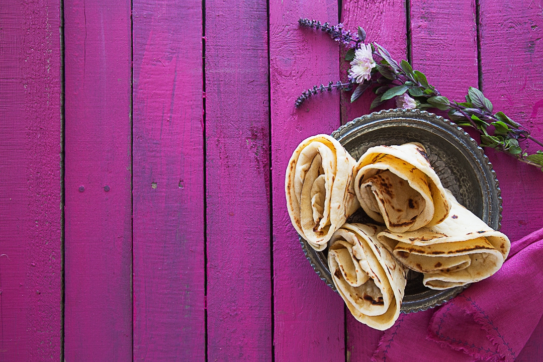 Naan | veg, contains egg.