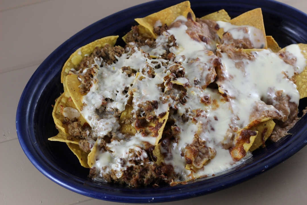 (H) Nachos Beef & Bean.