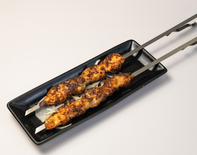 Chicken Kebab (2 Skewers) 烤鸡肉串.