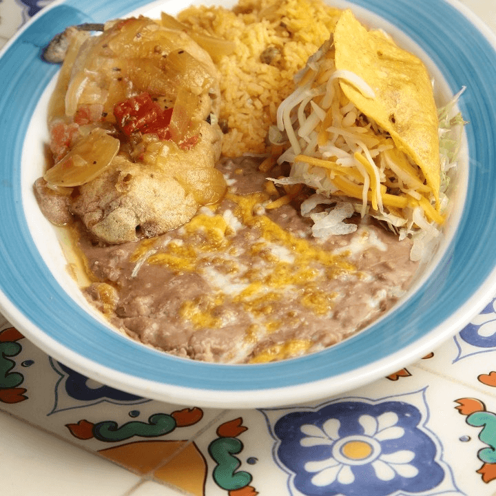 CHILE RELLENO & TACO.