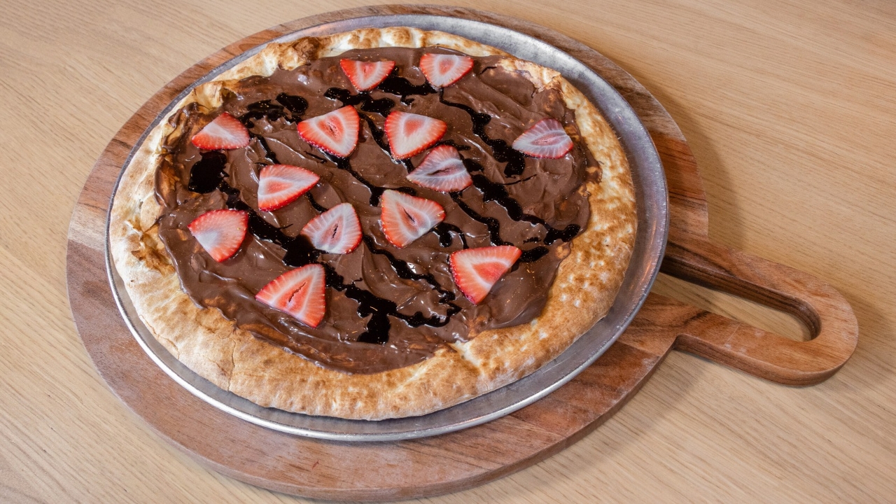 Nutella Strawberry Pizza.