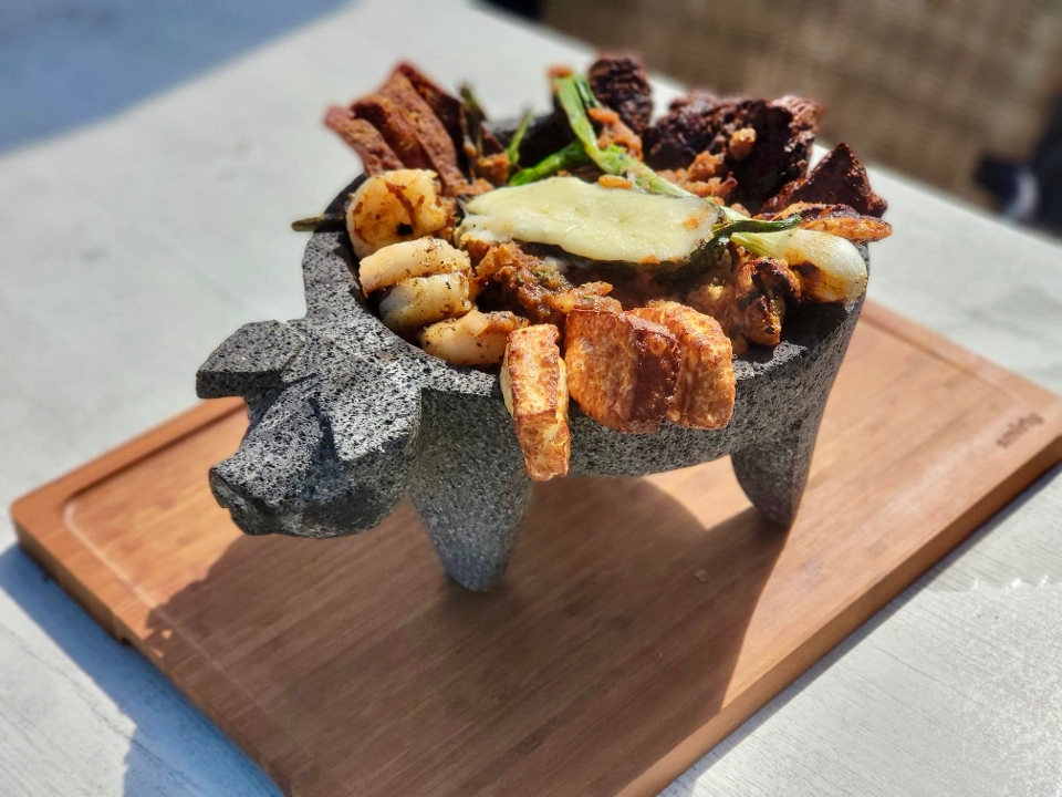 MOLCAJETE GRANDE.