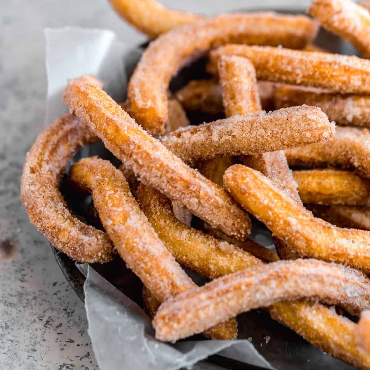 CHURROS WITH CREAM.