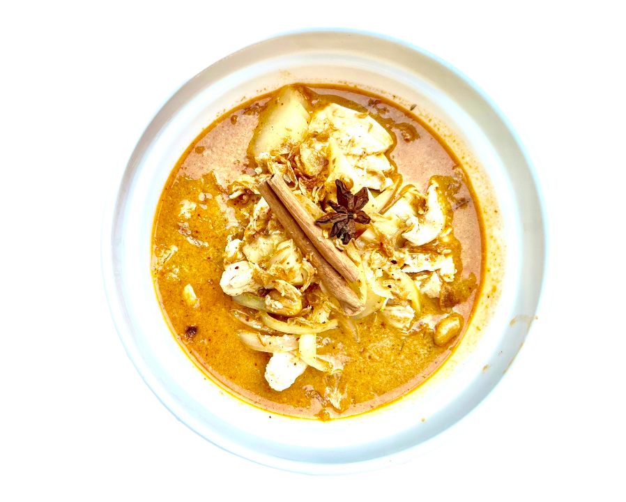 Massaman Curry (L).