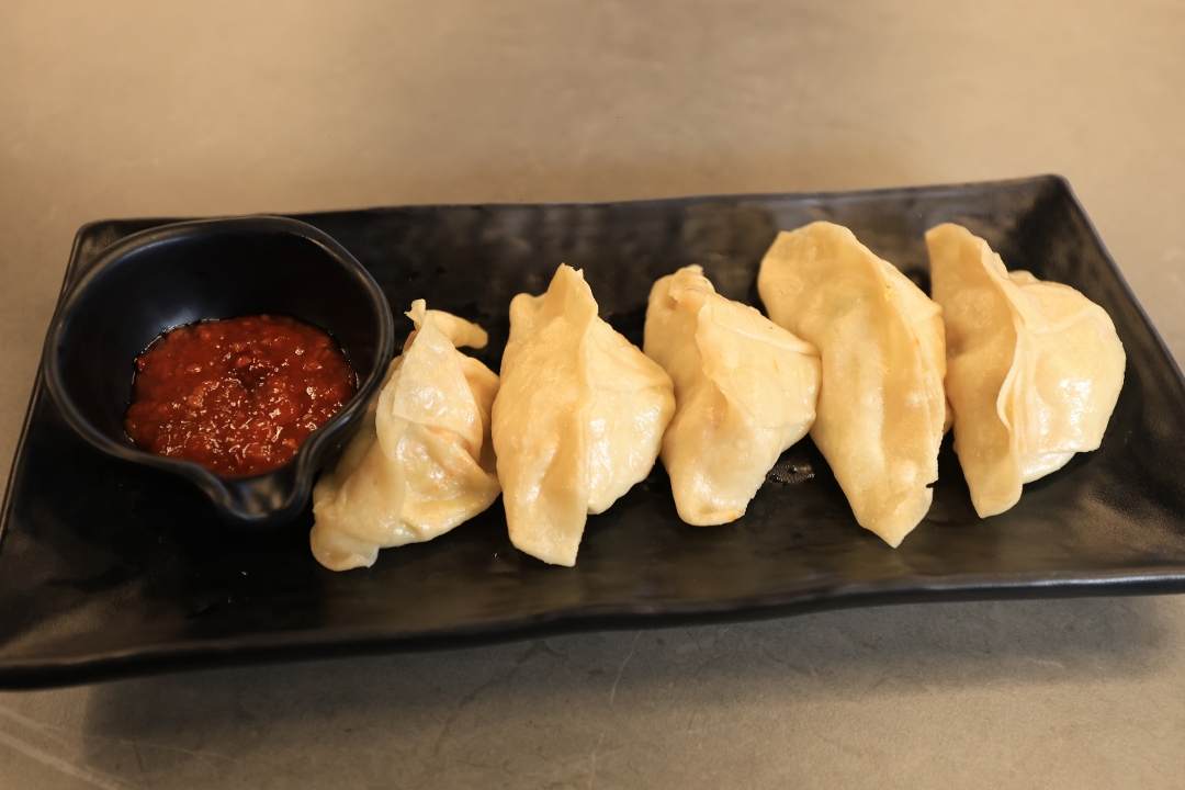 Steamed Momos.