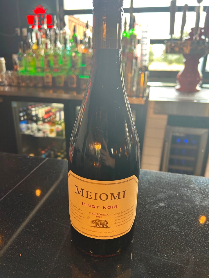 Bottle Meiomi Pinot Noir.