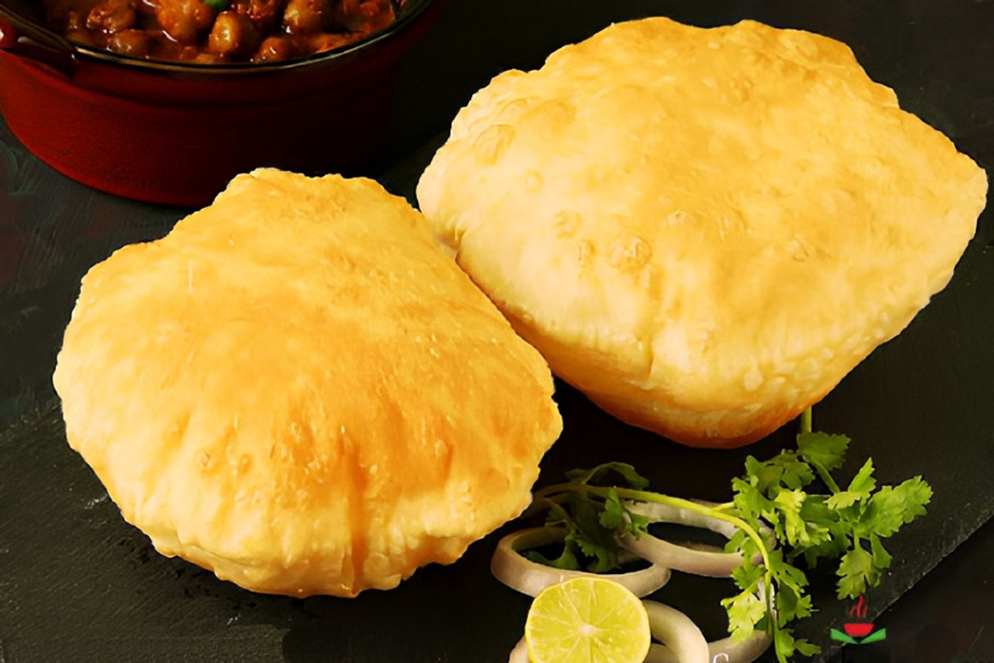 Poori (2 pcs).