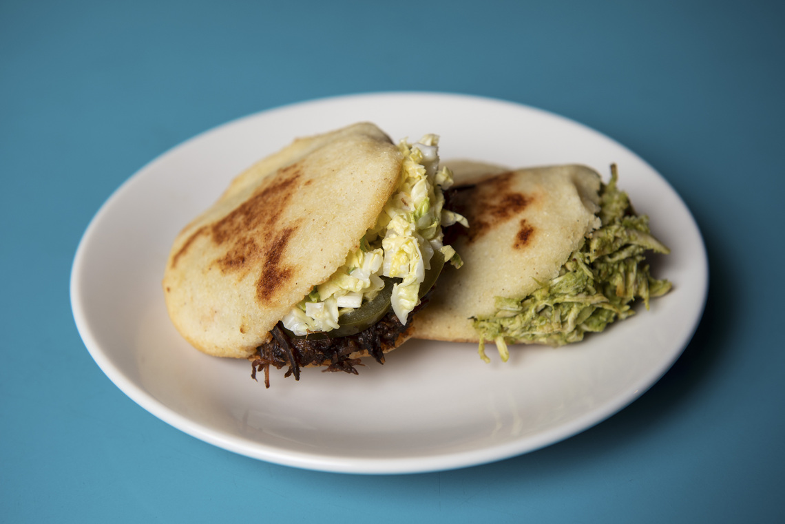 CHOOSE 2 AREPAS.