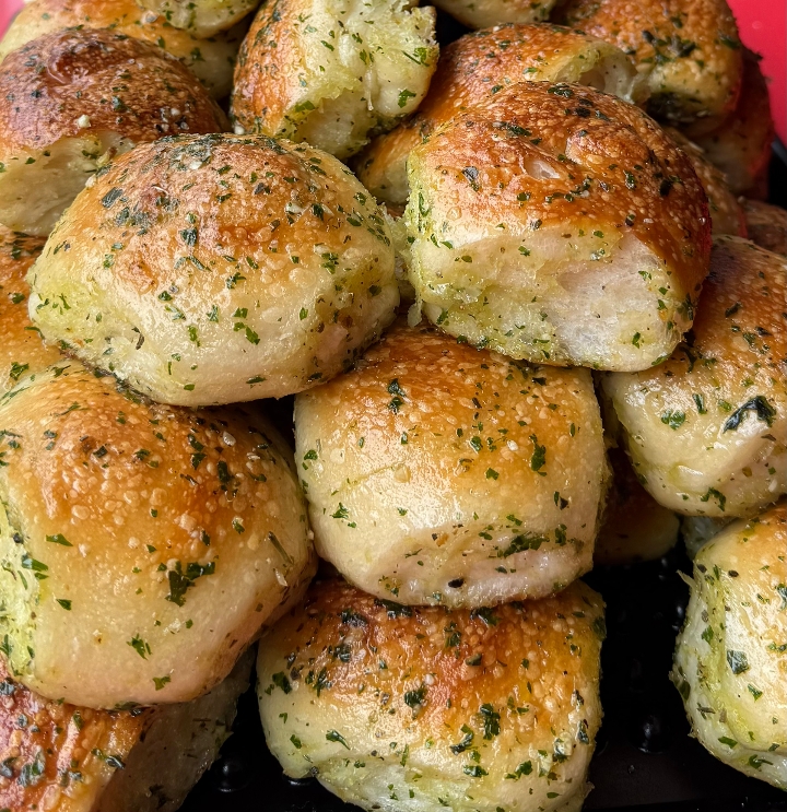 Garlic Knots.