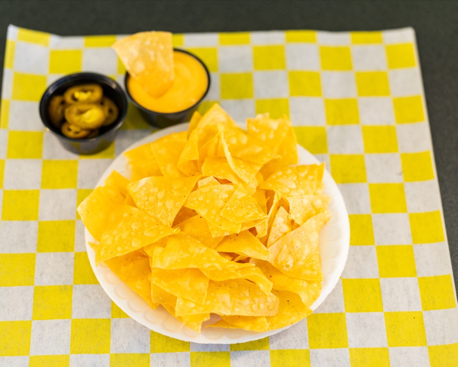 Queso Nachos Beef.