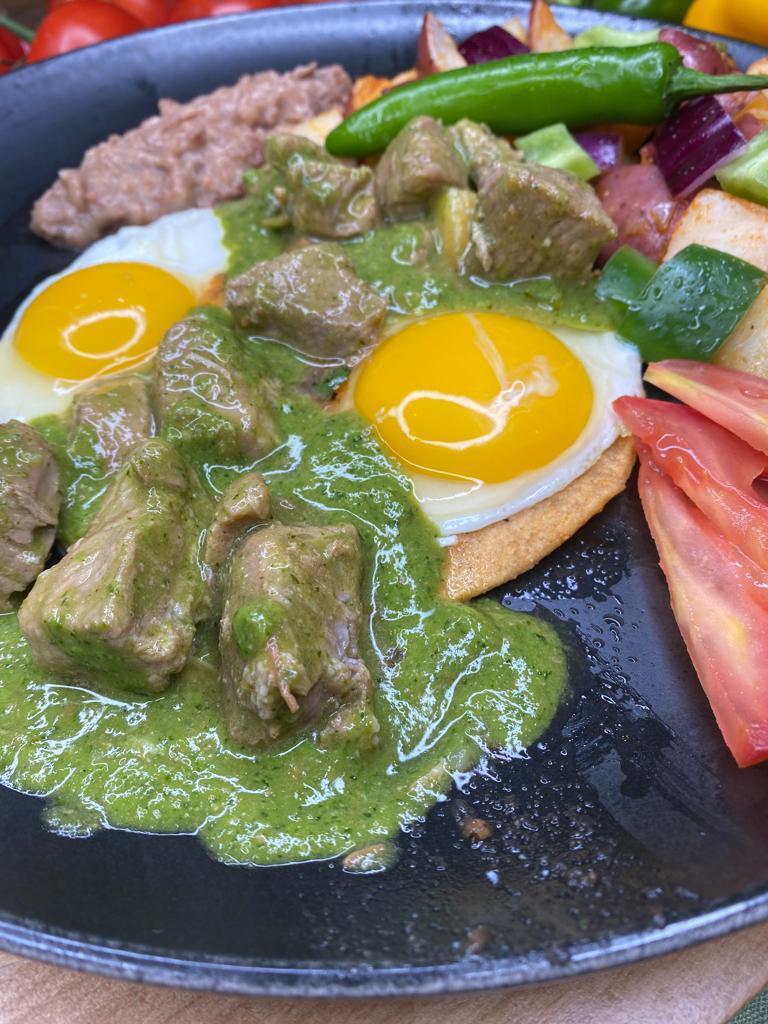 Huevos Con Chile Verde.