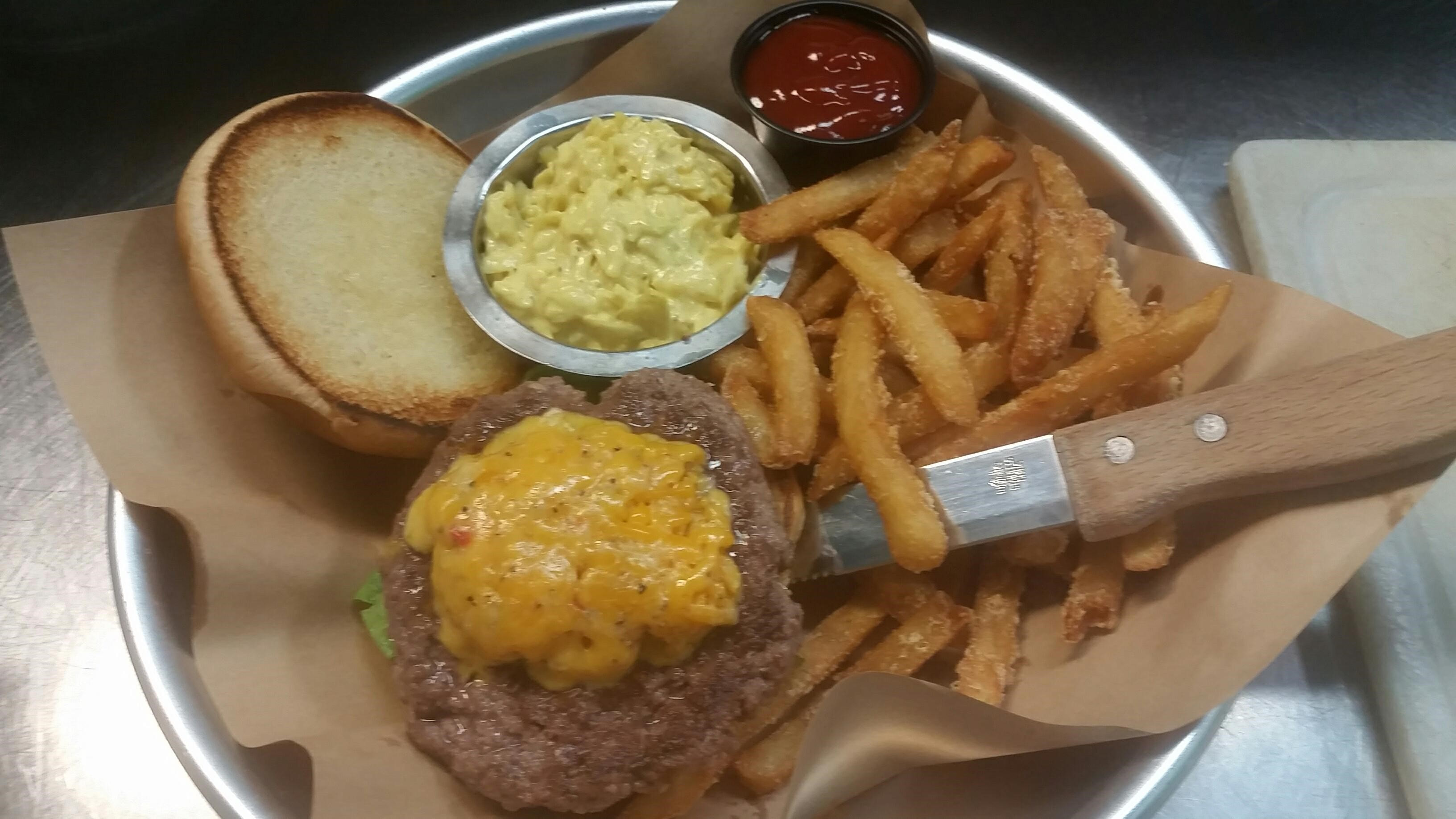 PALMETTO PIMENTO O'CHEESE BURGER.