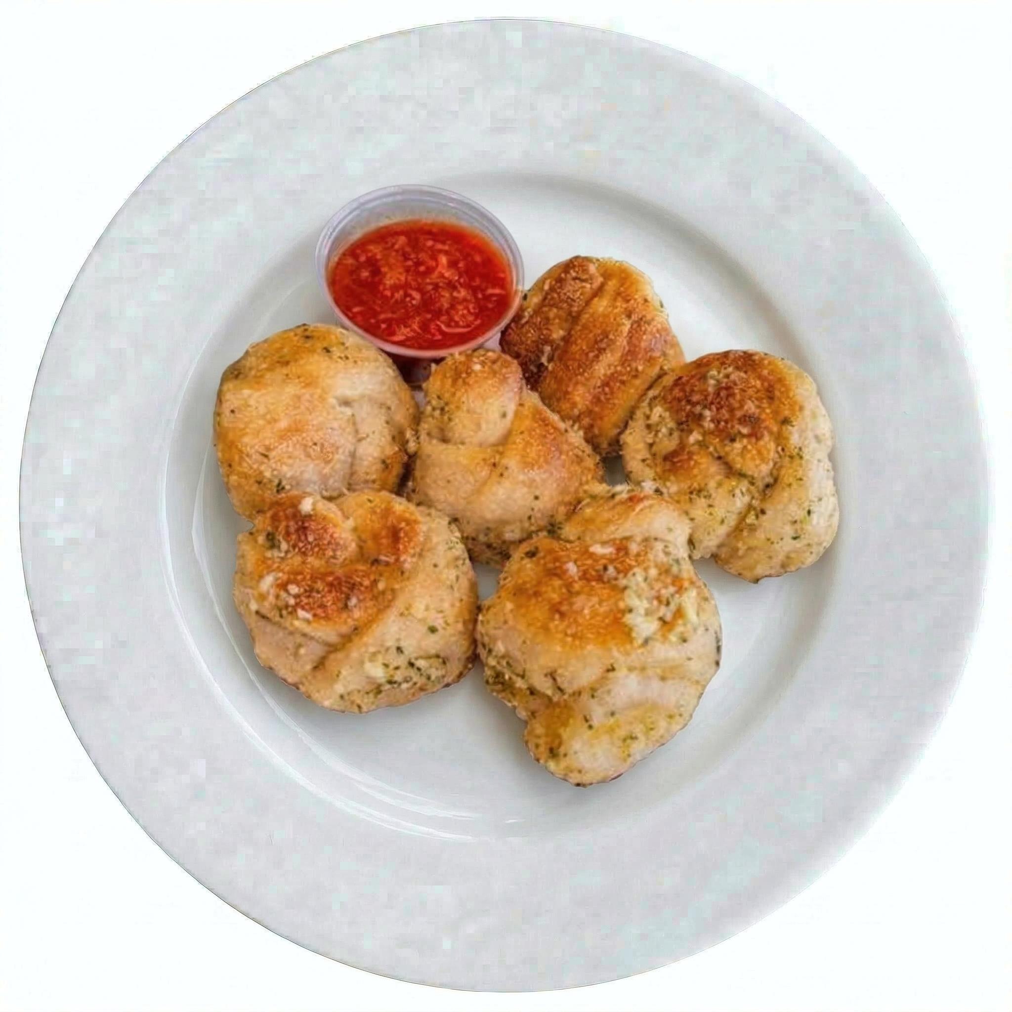 6 Garlic Knots.