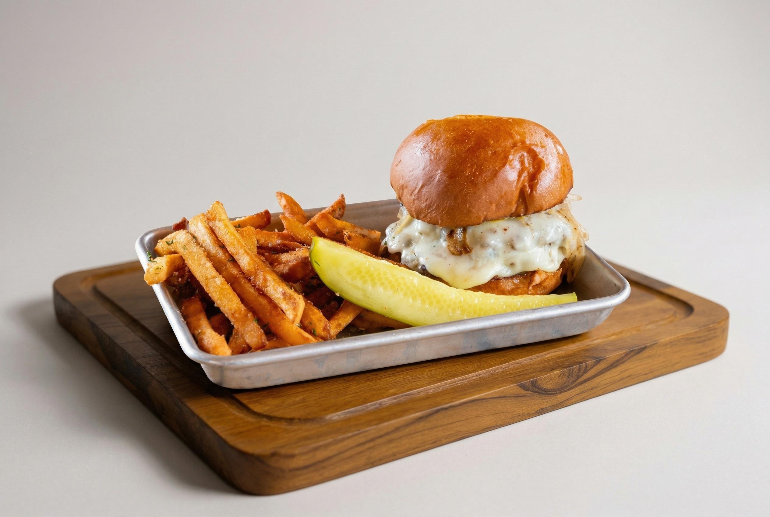 The Deluxe Cheeseburger.