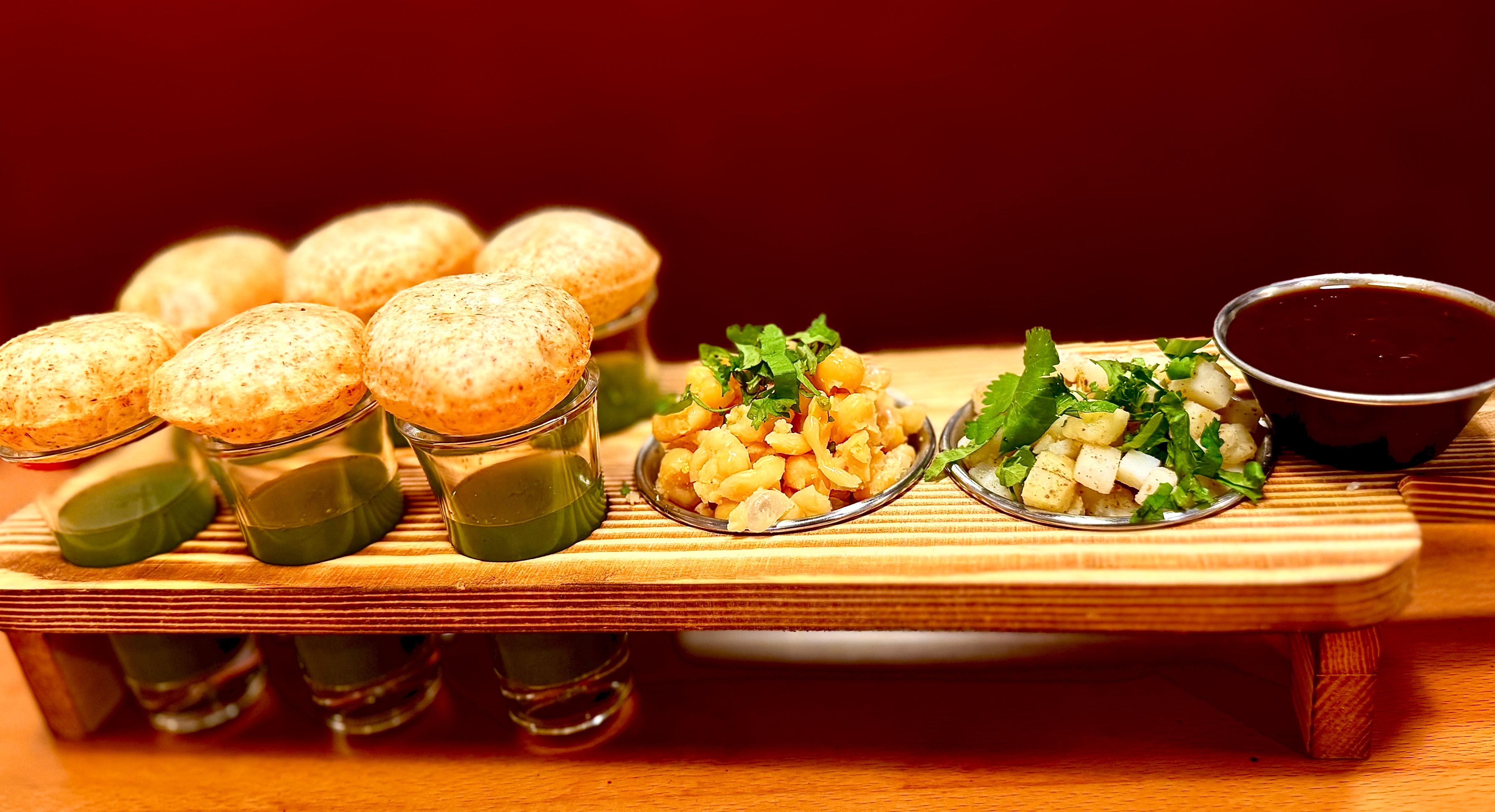 Pani Poori (6 pieces).