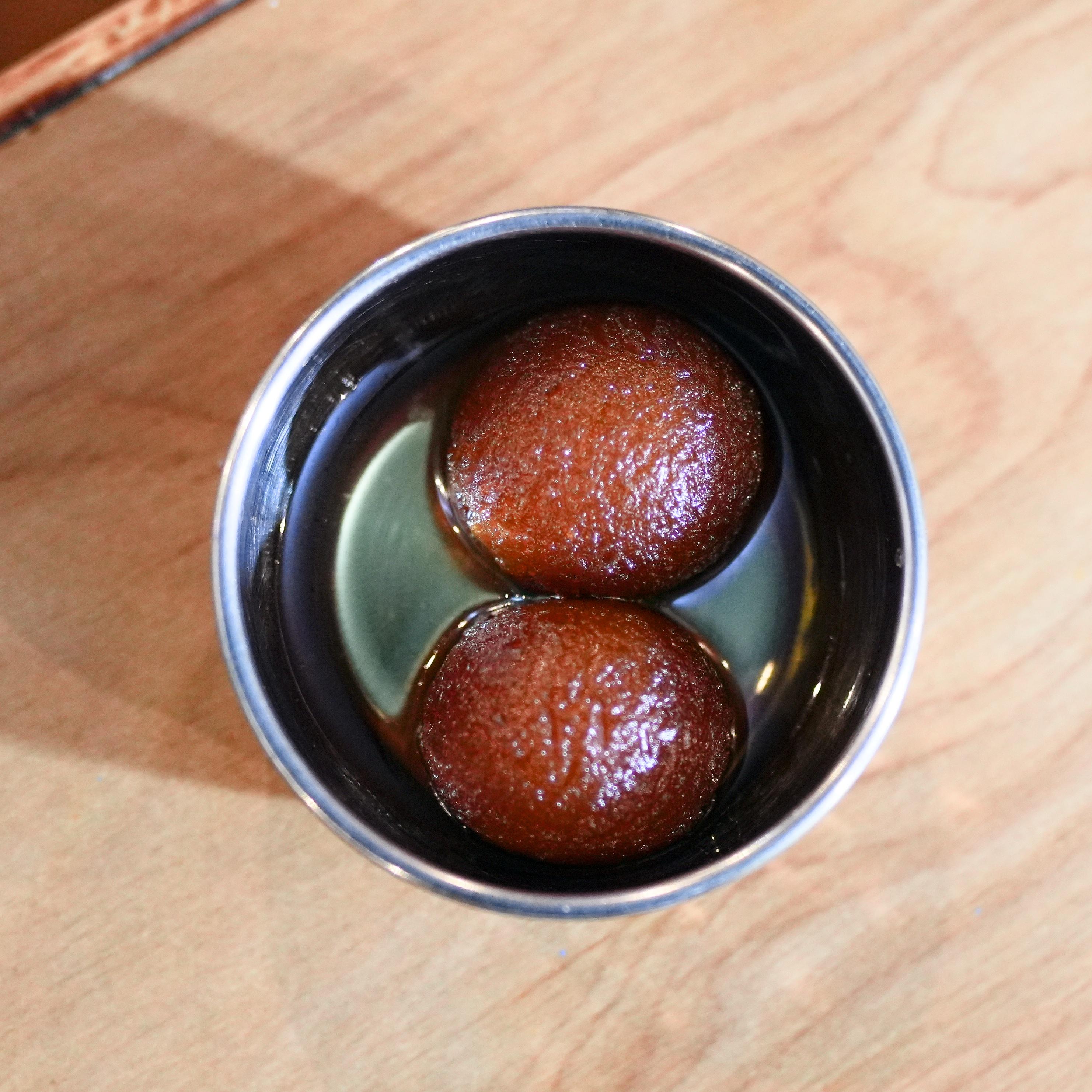 Gulab Jamun (2 pcs).