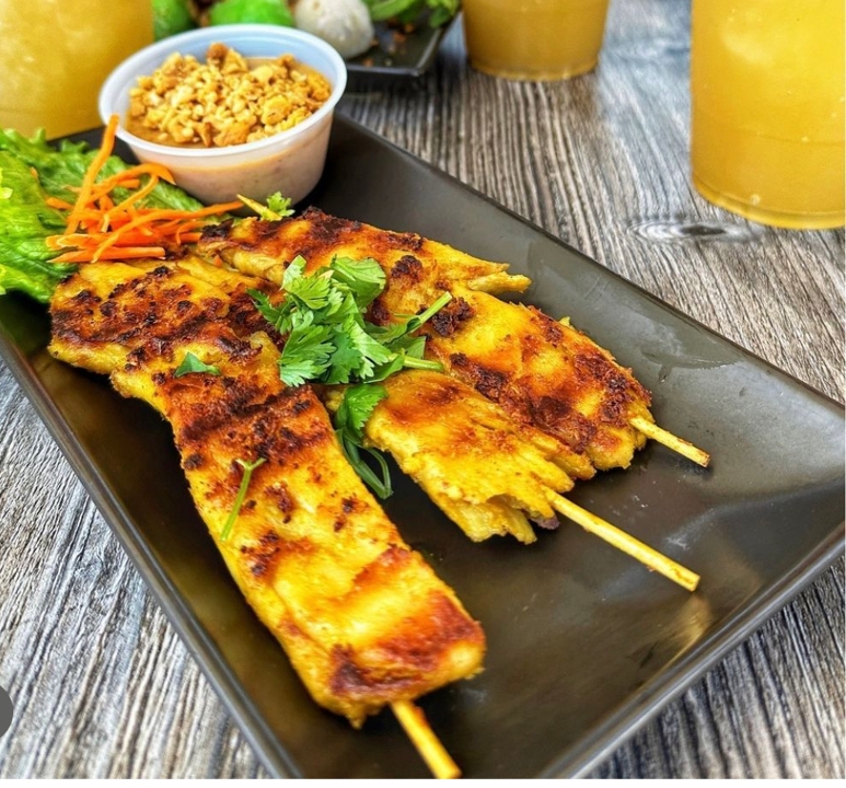 VEGAN chicken skewers.