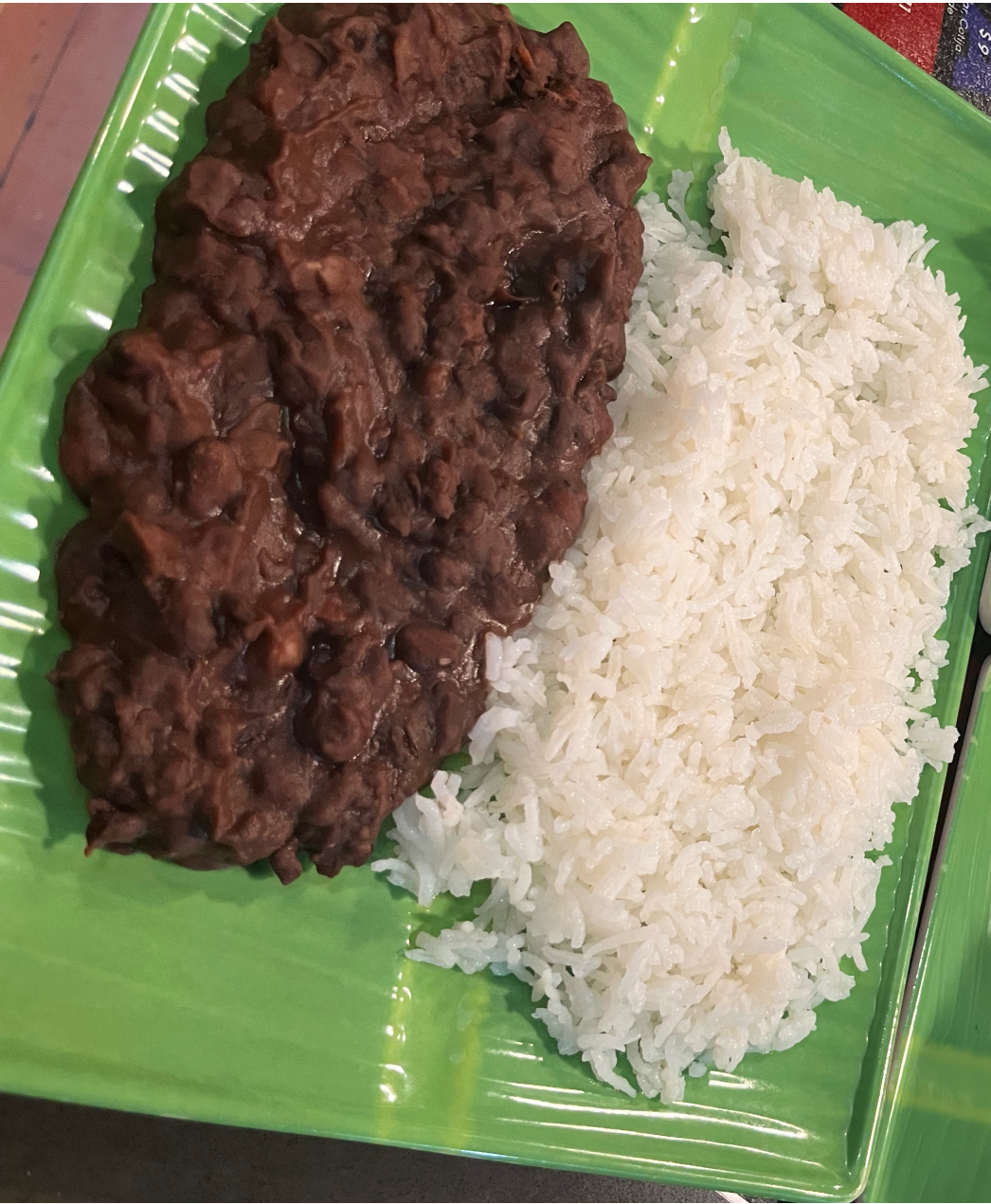 Caraotas y arroz - Black Beans and Rice.