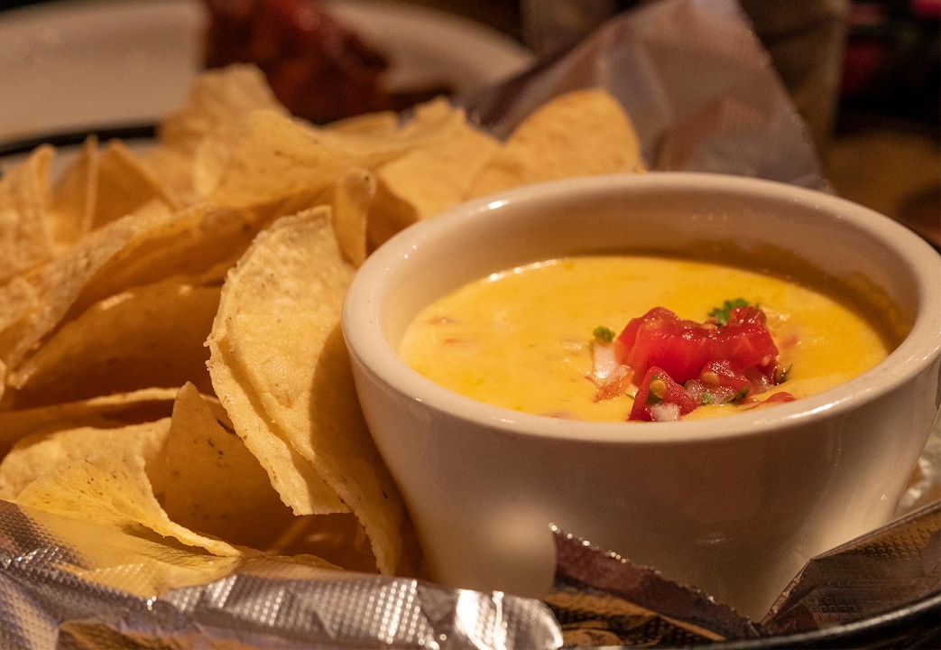 Queso Dip & Chips.